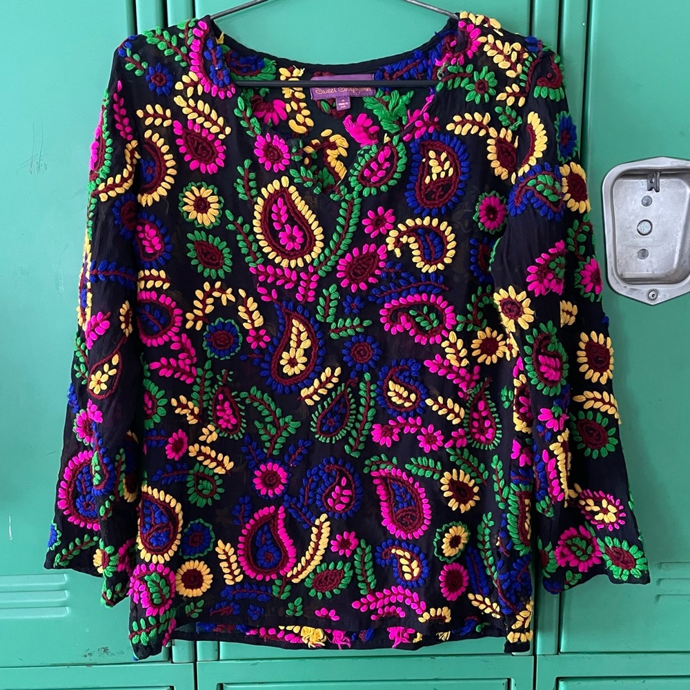 Sweet Sinammon Embroidered Sweater Size MED